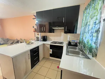 2 Bedroom Apartment For Sale in Midrand - img