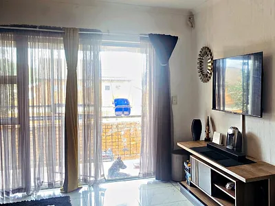 2 Bedroom Townhouse For Sale in Roodepoort - img