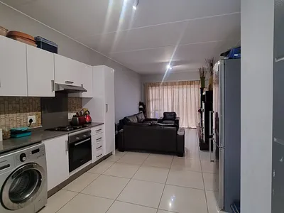 3 Bedroom Apartment For Sale in Randburg - img