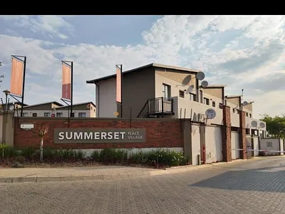 3 Bedroom Townhouse For Sale in Midrand - f3mb.webp