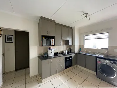 2 Bedroom Apartment To Rent in Midrand - 063h.webp