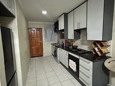 2 Bedroom Apartment For Sale in Benoni - FDdu.webp