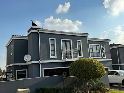 3 Bedroom Townhouse For Sale in Midrand - 43p7.webp