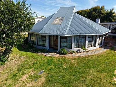 3 Bedroom House For Sale in Stilbaai - dzXj.webp