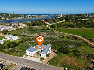 3 Bedroom House For Sale in Stilbaai West, Stilbaai - 8zAv.webp