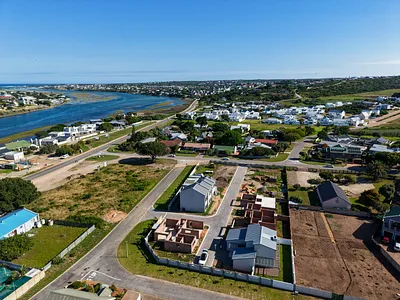 1 Bedroom House For Sale in Stilbaai - OCls.webp