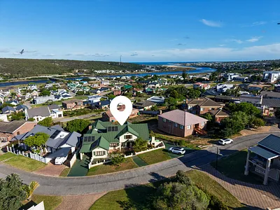 4 Bedroom House For Sale in Stilbaai West, Stilbaai - 9Dbp.webp