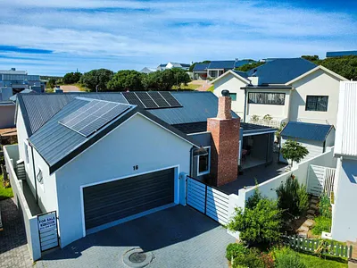 3 Bedroom House For Sale in Stilbaai West, Stilbaai - BCCp.webp