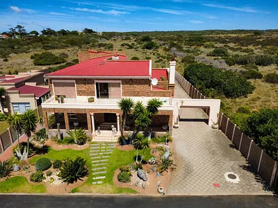 4 Bedroom House For Sale in Stilbaai West, Stilbaai - DGbN.webp