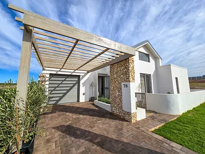 3 Bedroom House For Sale in Stilbaai West, Stilbaai - 5Ebt.webp