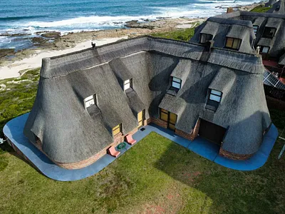 4 Bedroom House For Sale in Stilbaai West, Stilbaai - 8DMR.webp