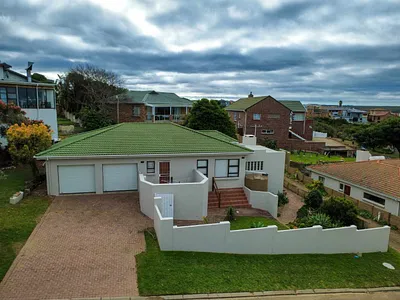 3 Bedroom House For Sale in Stilbaai West, Stilbaai - 4Z5K.webp
