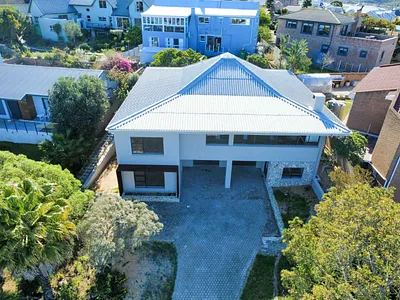4 Bedroom House For Sale in Stilbaai West, Stilbaai - xujR.webp