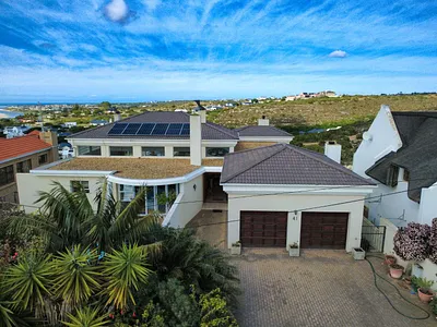5 Bedroom House For Sale in Stilbaai West, Stilbaai - img