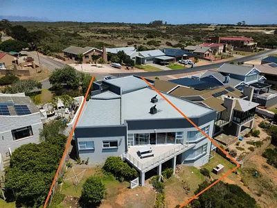 4 Bedroom House For Sale in Stilbaai West, Stilbaai - XC9Y.webp