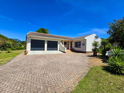 3 Bedroom House For Sale in Stilbaai West, Stilbaai - img