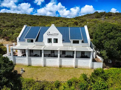 8 Bedroom House For Sale in Stilbaai East, Stilbaai - 7HVz.webp