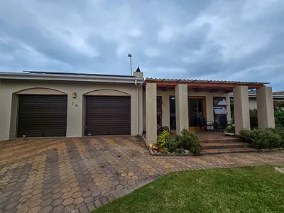 3 Bedroom House For Sale in Stilbaai West, Stilbaai - 0PsA.webp