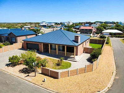 3 Bedroom House For Sale in Stilbaai West, Stilbaai - img