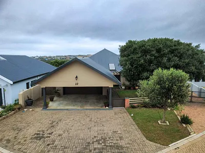 3 Bedroom House For Sale in Stilbaai West, Stilbaai - t9z6.webp