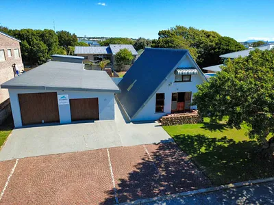 3 Bedroom House For Sale in Stilbaai West, Stilbaai - 4asJ.webp