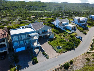 6 Bedroom House For Sale in Stilbaai East, Stilbaai - m427.webp