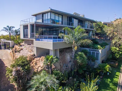4 Bedroom House For Sale in Bedfordview - auCx.webp