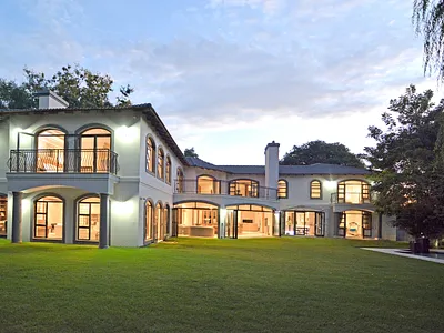 5 Bedroom House For Sale in Bedfordview - Yp43.webp