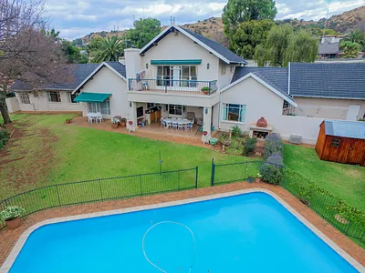5 Bedroom House For Sale in Bedfordview - KOAy.webp