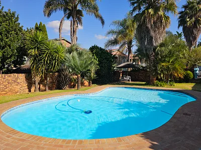 4 Bedroom Townhouse For Sale in Johannesburg - mFiY.webp