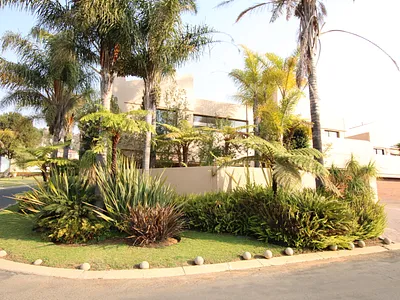 4 Bedroom House For Sale in Johannesburg - X1tS.webp