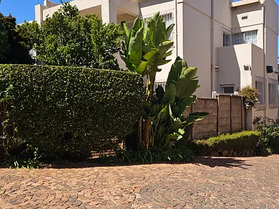 3 Bedroom Townhouse For Sale in Johannesburg - gl5u.webp