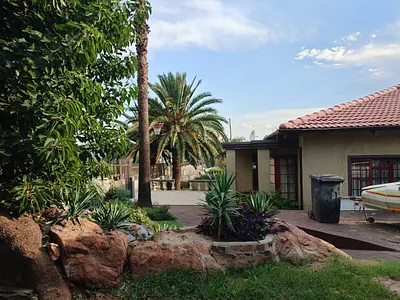 4 Bedroom House For Sale in Germiston - iVCc.webp