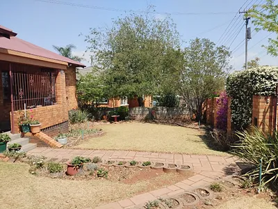 3 Bedroom House For Sale in Germiston - k2Q9.webp