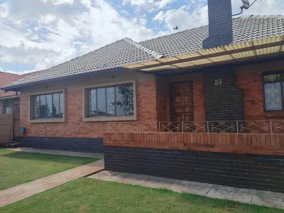 6 Bedroom House For Sale in Germiston - 9d57.webp