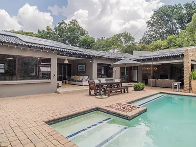 3 Bedroom House For Sale in Bedfordview - QQMU.webp