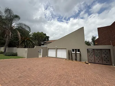 6 Bedroom House For Sale in Edenvale - TSEc.webp