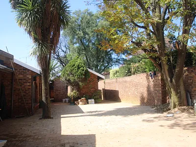 2 Bedroom Townhouse To Rent in Bedfordview - dEfS.webp