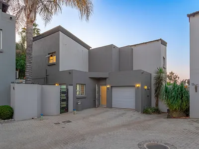 3 Bedroom House For Sale in Bedfordview - XRy3.webp