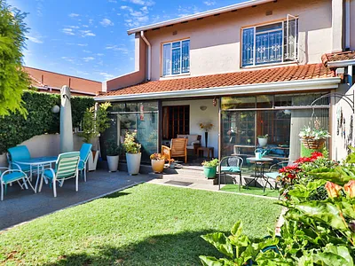 3 Bedroom Townhouse For Sale in Bedfordview - a8kP.webp