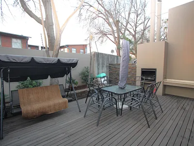 3 Bedroom Townhouse To Rent in Bedfordview - Ltd5.webp