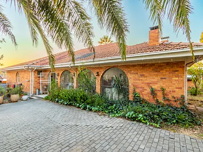 4 Bedroom House For Sale in Johannesburg - BuVy.webp