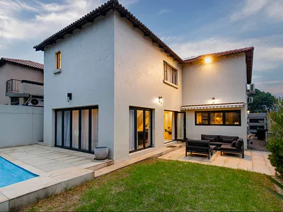 3 Bedroom Townhouse For Sale in Bedfordview - TdeZ.webp