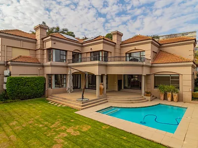 4 Bedroom House For Sale in Bedfordview - qIZe.webp