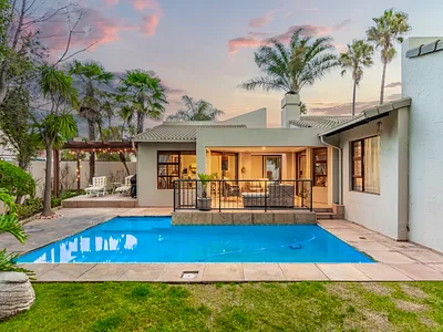 3 Bedroom House For Sale in Bedfordview - zNzH.webp
