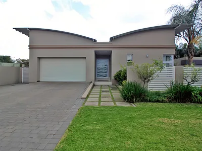 3 Bedroom House For Sale in Edenvale - rVgZ.webp
