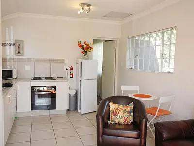 1 Bedroom House To Rent in Bedfordview - gcVp.webp