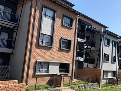 2 Bedroom Apartment For Sale in Midrand - SXcj.webp