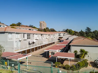 3 Bedroom Townhouse For Sale in Bedfordview - eaHR.webp