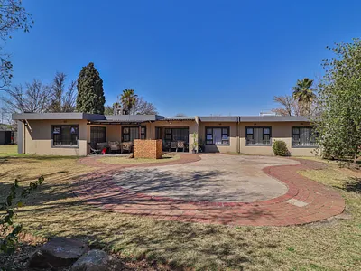 4 Bedroom House For Sale in Germiston - Zque.webp